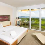 Aviva - Fuer Singles & Alleinreisende Hotel